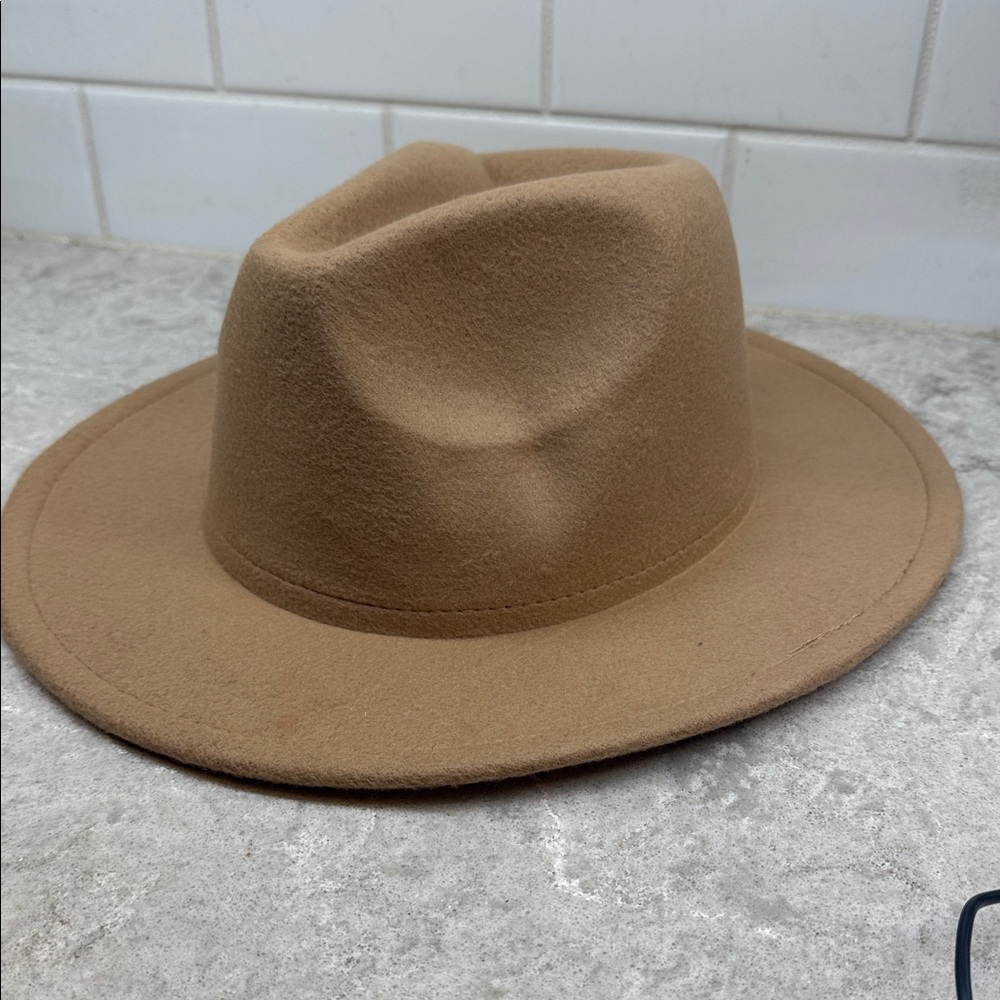 Tan Fedora Hat. 57. Small see pics for measurements